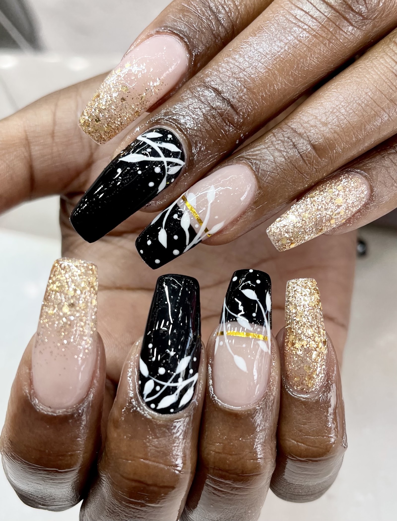 Glossy Nails & Spa nail photo 2